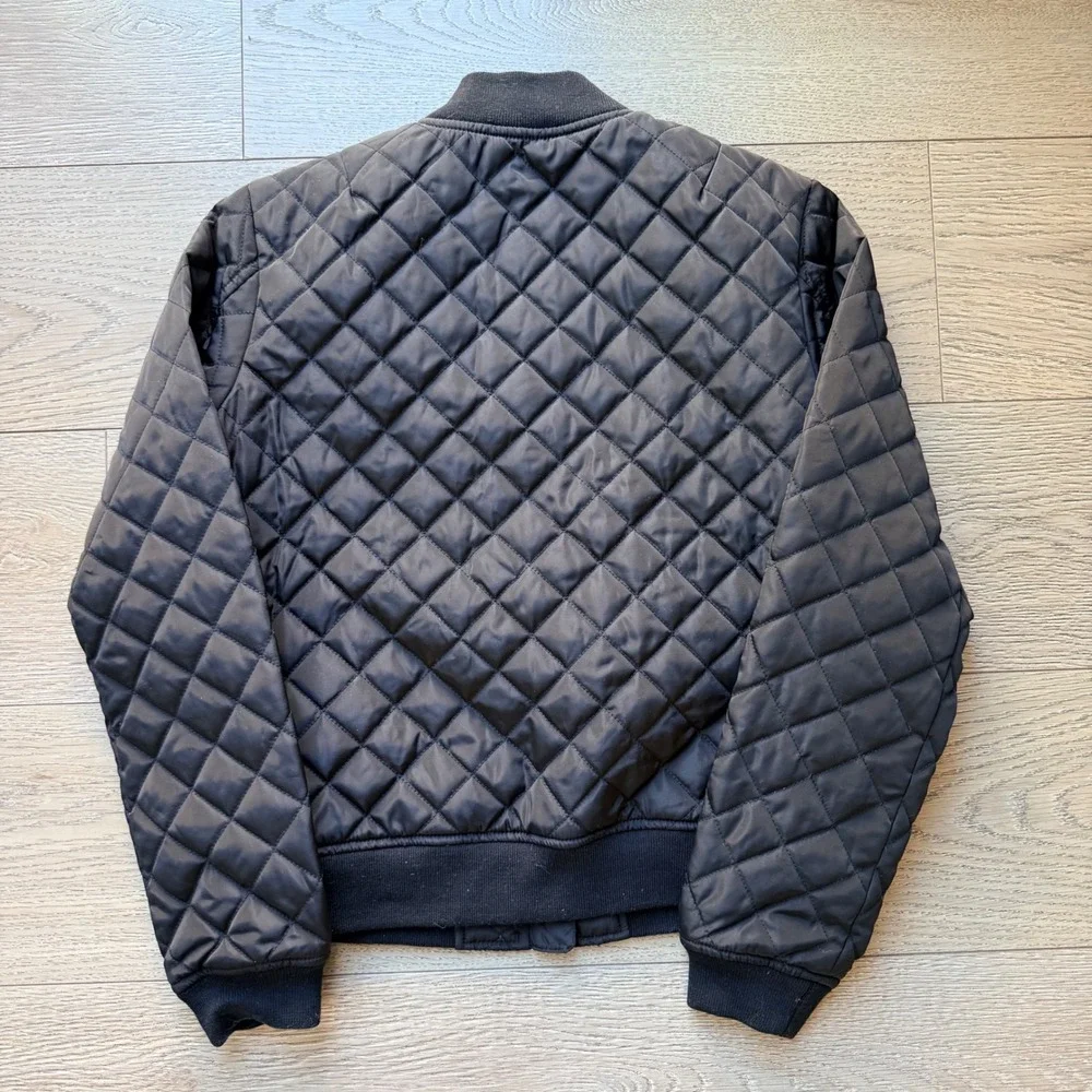 Levis black quilted